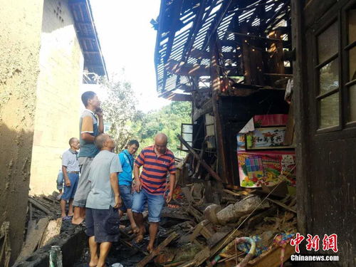 湖南古丈暴雨引发山体滑坡 多栋房屋倒塌交通中断 