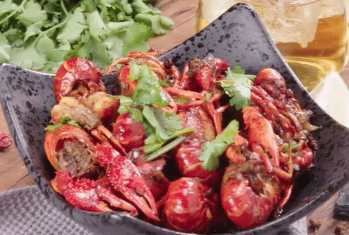麻辣小龙虾这样做太好吃,鲜辣味美,烹饪简单,解馋的居家美食