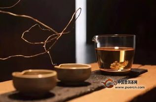 茶桌上,泡茶 喝茶必备的茶具