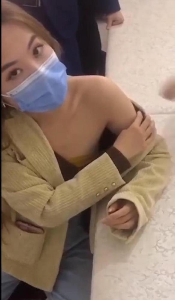 广州美女露肩打疫苗,众人表示不解 露肩打疫苗效果更好