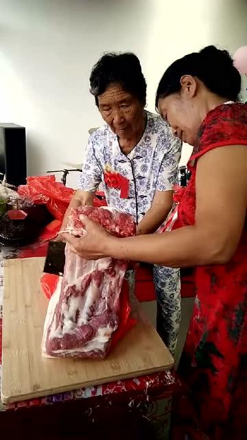 妈妈切离娘肉,祝福女儿一生幸福 