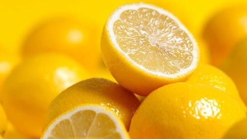 柠檬蜂蜜冰糖水作用与功效,柠檬冰糖一起熬水有什么功效