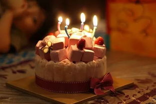 男生的生日蛋糕图片,古巨基亲手做蛋糕为妻子庆生，一家三口其乐融融的氛围展现的满满