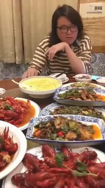 大胃王浪胃仙 敢和浪老师拼食量 小伙子你是第一人 