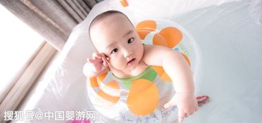 婴儿游泳好处那么多,为什么不建议在家游泳