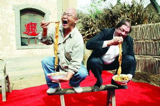 陕西人为什么喜欢蹲在门口或板凳上吃饭