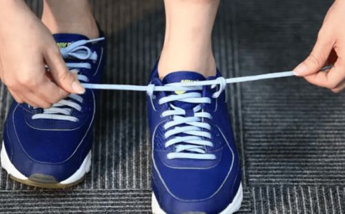 多数人鞋带都绑得不够好 专家教这绑法 走路更轻松