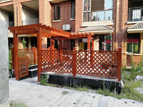 重庆农家小院花园围栏, 别墅庭院斜网格护栏,仿木纹铝合金栏杆价格 中国供应商 