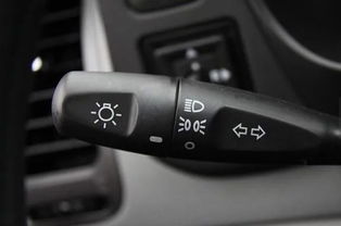 你会使用车灯吗 很多老司机都不知道,这才是车灯的正确打开方式