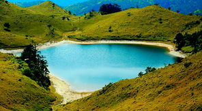 七彩湖哪里免费停车场便宜,青岛旅游必去景点