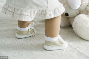 足外翻的孩子不能穿软底鞋 医生 建议穿这种鞋子