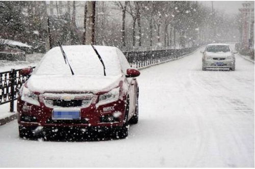 老司机都不一定懂,下雪天停车为什么要挂一档 松手刹