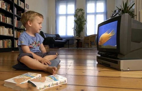 3岁前常看电视和不看电视的孩子,7岁之后差距明显,宝妈别忽略