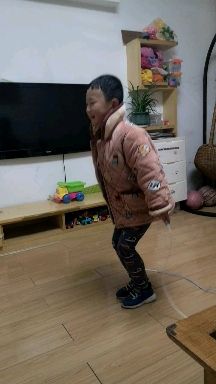 如何让 6 岁的孩子学会正确地跳绳 