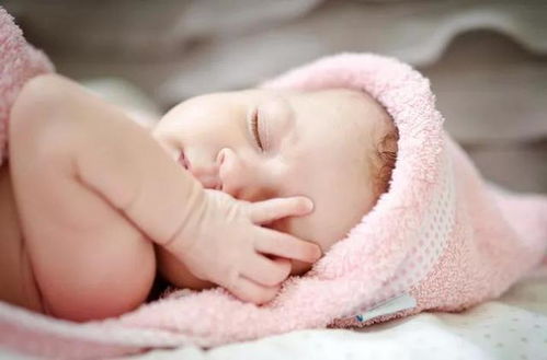 宝宝睡觉 小动作 暗示发育情况,三个反应不适,两个表明智商高