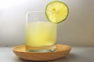柠檬水可以吃药吗 喝柠檬水吃药要注意什么