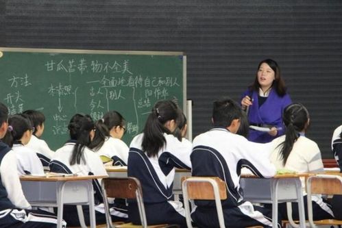 深圳中学老师工资火了,看了他的工资单,后悔没在一线城市当老师