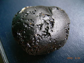摩羯座利比亚黄金陨石，利比亚黄金陨石值钱吗(利比亚陨石越黄越好吗)