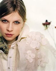 clemence poesy 