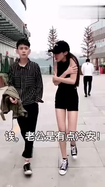 这么热的天,你竟然穿这么多衣服 