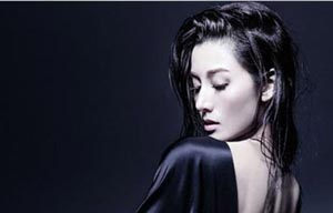 Jun Ji hyun promotes skincare products