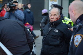 84岁中国老人纽约乱穿马路被警察打伤 