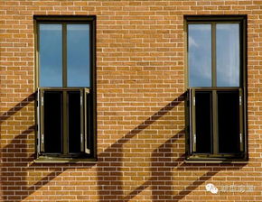 盖房子怎么选窗户 塑钢窗PK铝合金窗,比比就知道 