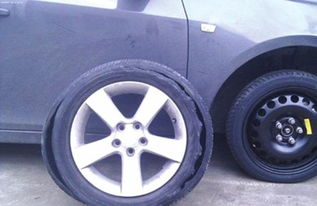 汽车轮胎胎压到底多少最合适 加多少号汽油 一个油箱盖就明白了