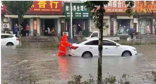 遇到夏季暴雨,为何大多车主宁可汽车被淹,也不愿意把车挪走