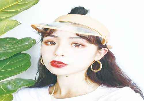 女生夏天戴什么帽子好看 