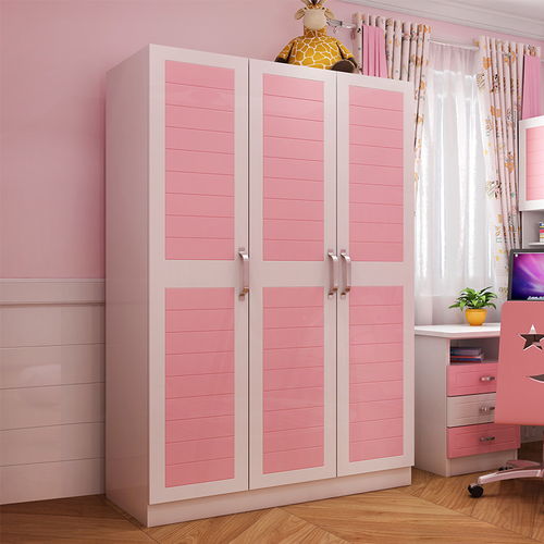 女童粉红色衣柜