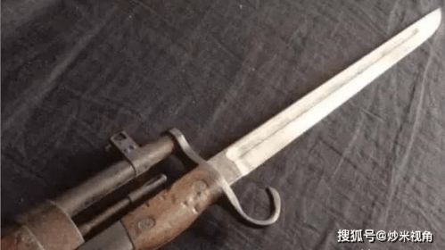 二战时，日本三八式步枪带的刺刀有个钩子，是做什么用的(日军三八刺刀)