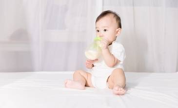奶水少怎么办 伊利金领冠珍护是给宝宝最好的选择