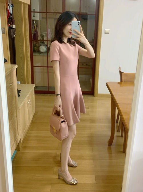 OOTD 谁说职场不能粉嫩嫩 粉色通勤优雅穿搭 