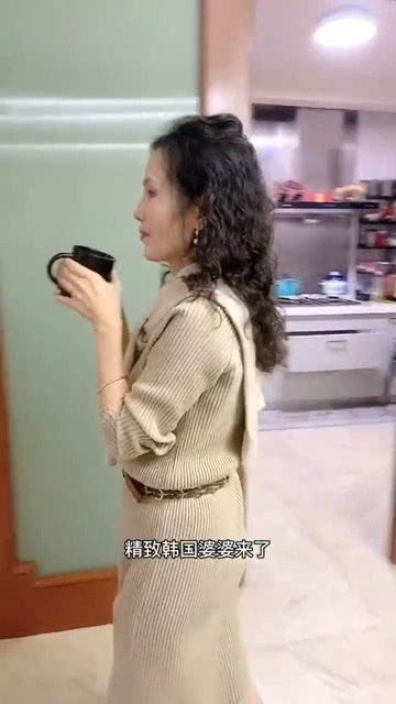 如何让65岁以上女性的穿搭更加优雅和时尚？