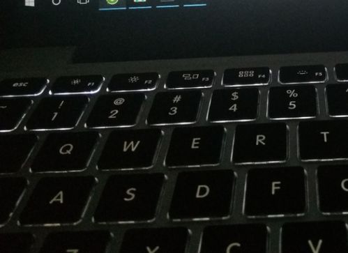 苹果笔记本安装WIN10键盘灯不亮了