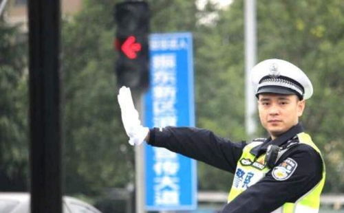 交警算军人吗(交警有军衔吗)