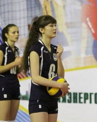 哈萨克17岁排球女将爆红 肤白腿长120cm 组图 