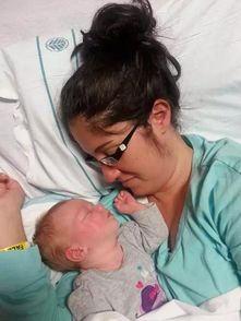 23岁的妈妈产后昏迷不醒,放弃治疗时,宝宝的哭声竟发生 奇迹
