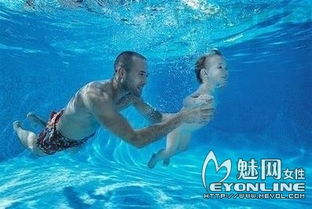 宝宝游泳有什么好处 学习游泳增进亲子关系 