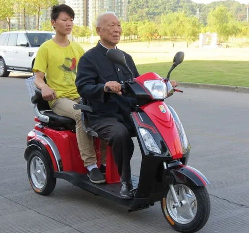 明确了 70岁以上的老年人,有5种电动车能骑,但骑这2种会被罚款