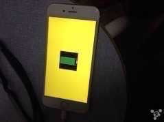 ipad air关机充电充满后除了中间的大电池图标,其余地方都变黄色,如图,这是别人苹果手机的图片,iPad 