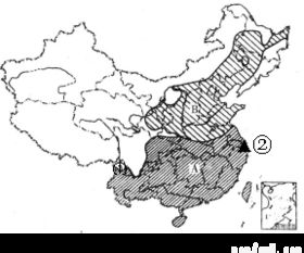 读 中国资源利用示意图 .完成下列填空 1 图中A.B所代表的地区的土地 主要利用类型是 .其中 A是 .B是 .A.B两种土地利用类型大致以 一线为分界线. 2 钢铁工业中心 