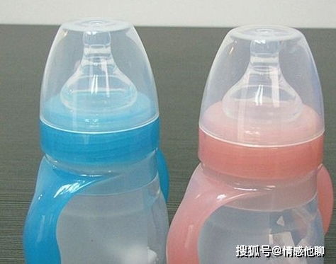 小宝宝奶瓶,每次用完奶瓶都要消毒 直接关系到宝宝们的身体健康