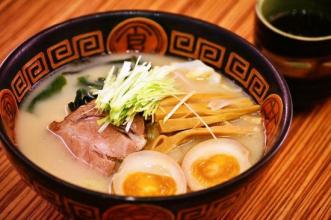 日本拉面和中国拉面的区别在哪里,日本豚骨拉面汤头秘方是什么 2