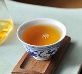 白牡丹跟贡茶什么区别？