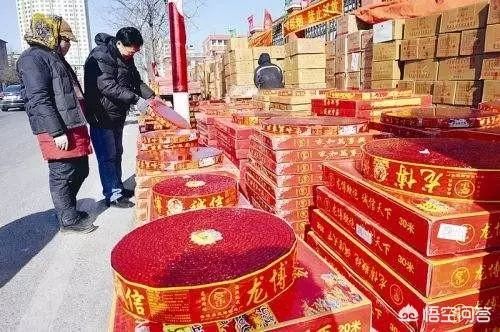 为了环保，全国有些地区都禁止燃放烟花爆竹，为什么不直接关闭厂家，从源头杜绝