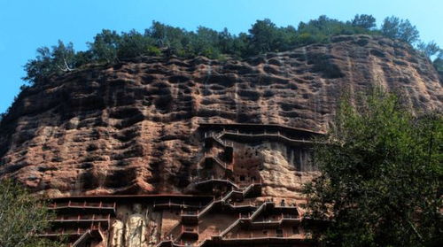 中国钱最多的山崖,崖洞中藏有上千万的纸币,却无人敢拿