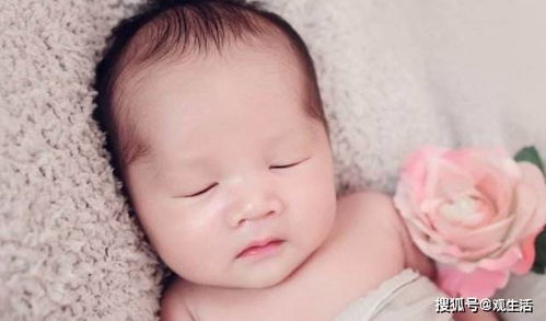 当宝宝有这两种表现的时候,就要给他断夜奶了,对生长发育有好处