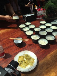 我们刚吃完日本 煮饭仙人 煮的饭 